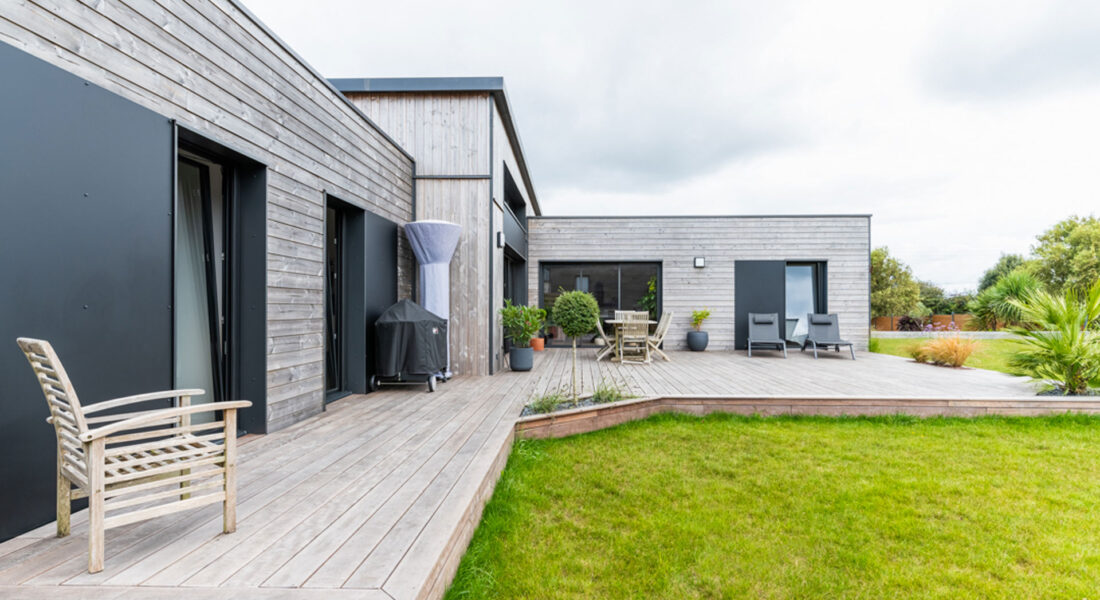 Maison bois jardin terrasse Trecobois
